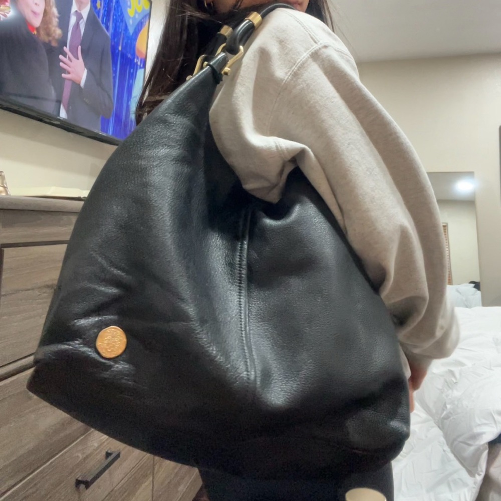 VINCE CAMUTO Elegant Black Leather Hobo Bag